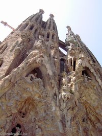 Türme von unten der Sagrada Familia