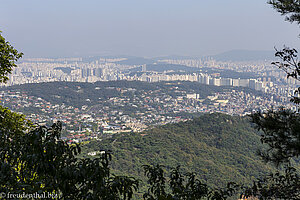 Aussicht über die Stadt Seoul vom Bukaksan