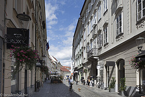 Mestni-trg, der langgezogene Stadtplatz von Ljubljana