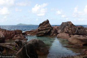 Granitfelsen in der Anse Caiman
