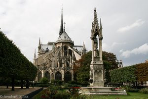 Rückseite der Kirche Notre-Dame in Paris
