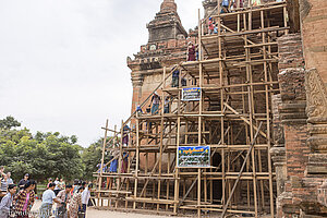 Arbeiten am Sulamani Tempel von Bagan