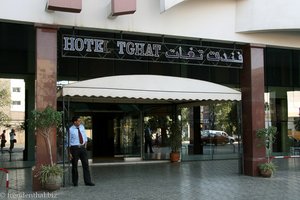 Eingang ins Hotel Tghat