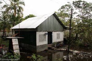 Haus im Hochwasser bei Tortuguero Village