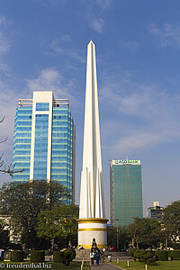 Unabhängigkeitsdenkmal im Maha Bandula Park