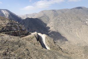 die »Zickzack-Road« in den Dhofar Bergen des Oman