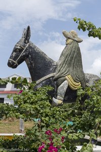 Figuren der Mythologie des kolumbianischen Hochlands in Espinal.