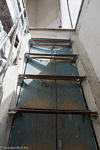 Treppe auf den Glockenturm beim Himmelfahrtskloster Noul Neamt in Transnistrien