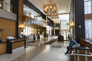 in der Lobby des Westin Jersey City Newport