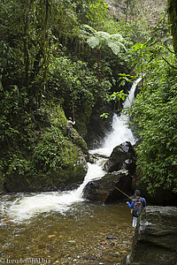 Angler bei der Cascada del Quindio im Valle del Cocora.