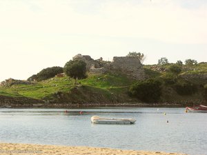 Burgruine auf Kap Lekithos
