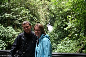 Lars und Annette beim Wasserfall