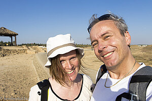 Anne und Lars bei der Ausgrabungsstätte Al Baleed