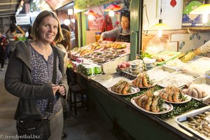 Anne auf dem Night Bazaar in Chiang Rai