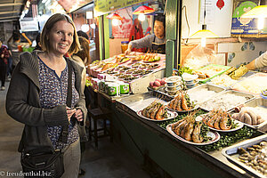 Anne auf dem Night Bazaar in Chiang Rai