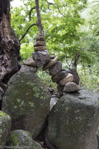 Steinkunst im Tal Cheonbuldong