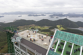 Der Tongyeong Cablecar Skywalk beim Mireuksan