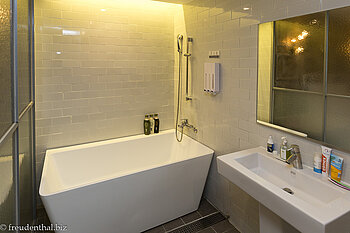 Bad hinter einer Glaswand - February Hotel SeongSeo in Daegu