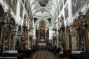 Mittelschiff der Erzabtei St. Peter