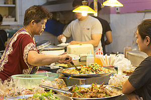 Garküche auf dem Night Bazaar in Chiang Rai