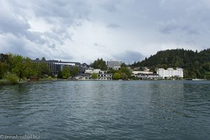 Ein Blick auf die Hotels von Bled