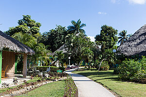 Spazierweg über die Hotelanlage des Los Canayes