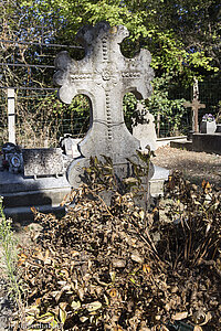 Friedhof bei der Felsenkirche von Vals