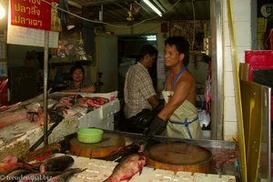 Fischverkäufer in Chinatown Bangkok
