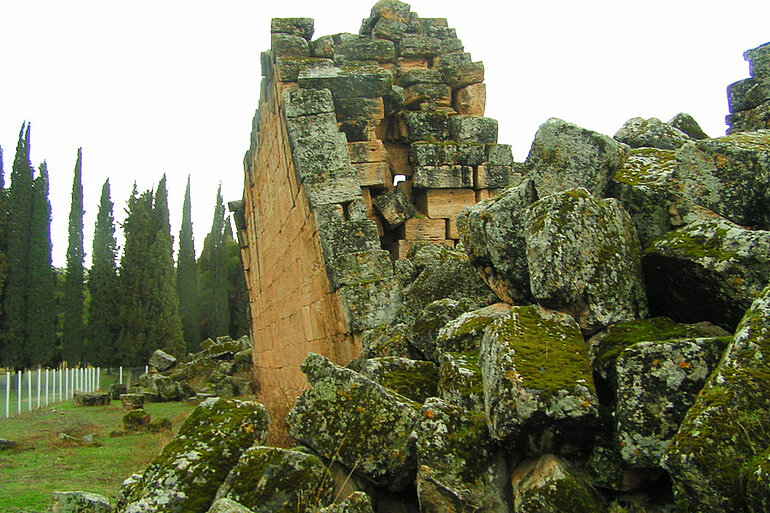 Lauter alte Steine in Hierapolis.