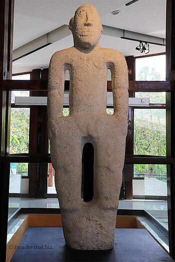 Präkolumbianische Schätze im Museum der Finca 6