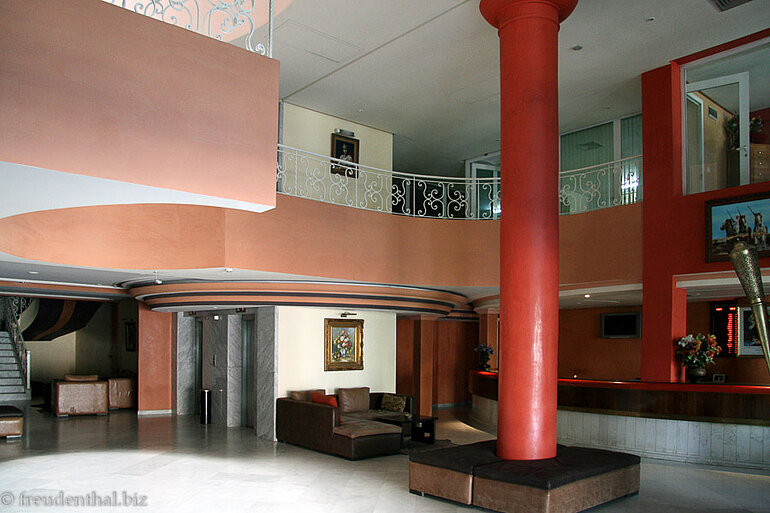 In der Lobby des Hotel Tghat
