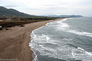 Strand unterhalb des Torre Salinas