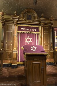 Altar in der Eldridge Street Synagogue von New York