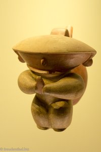 Steinfigur im Museo del Oro von Bogota
