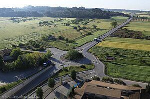 Blick auf einen Autobahnkreisel bei Manacor