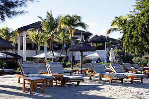 Liegen am Strand von Wolmar