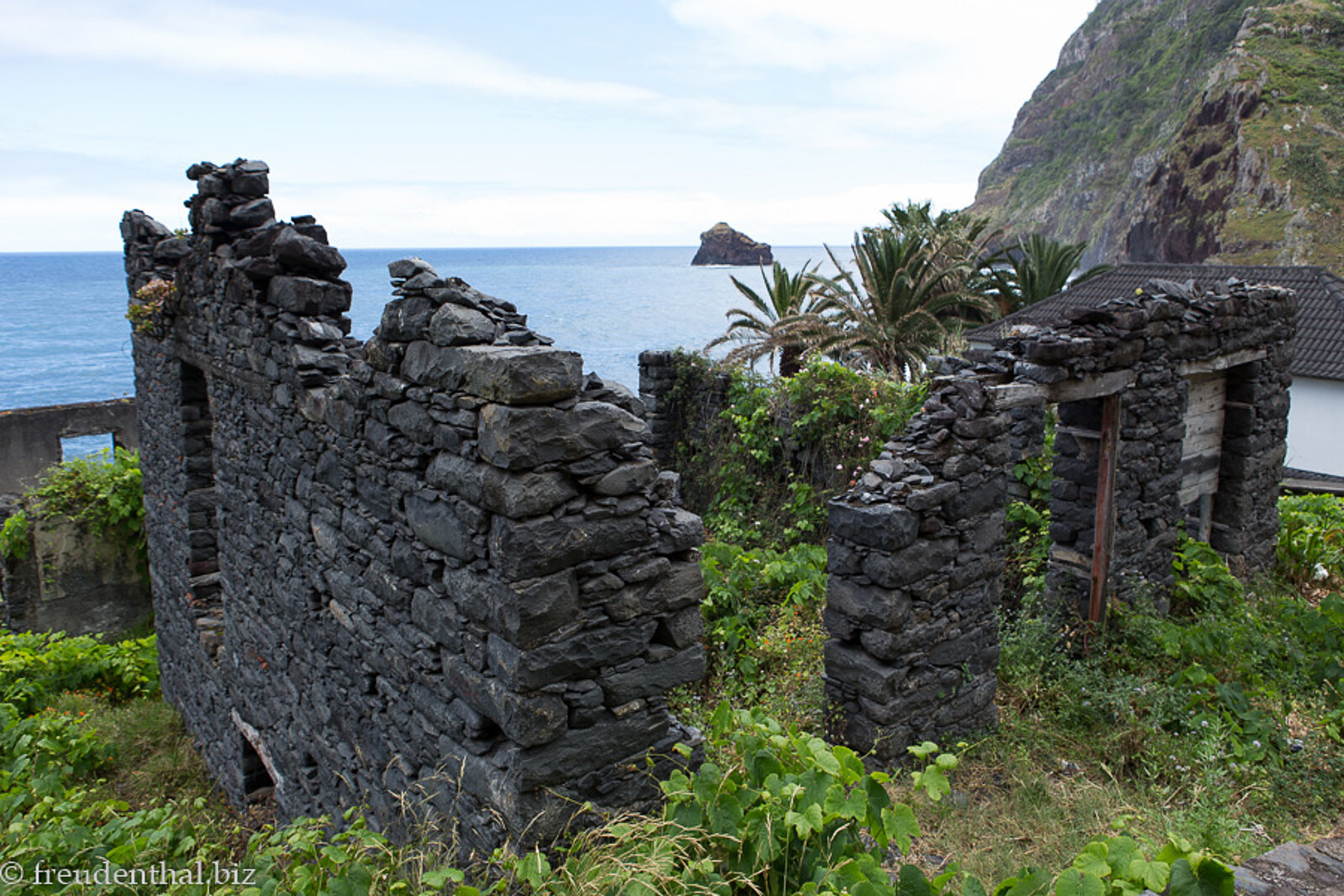 Ruinen bei Calhau de São Jorge auf Madeira