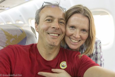 Lars und Anne auf dem Flug nach Bagan