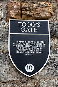 Schild vom foogs Gate beim Edinburgh Castle