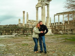 Anne und Lars im Athena-Tempel von Pergamon