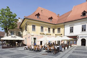 Restaurants auf der Piata Mare, dem Großen Ring von Sibiu.