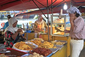 Garküche auf dem Markt in Kota Kinabalu