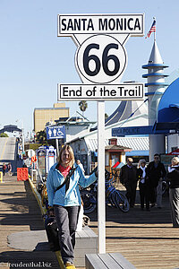 Annette am westlichen Ende der Route 66