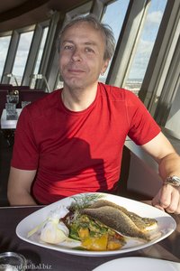 Lars beim Mittagessen im Fernsehturm von Berlin