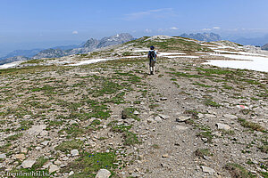 Anne bei der Wanderung auf die Silberen