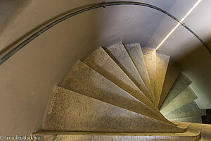 Wendeltreppe im Burgturm im Château de Canac