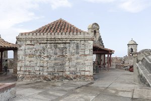 Kleines Gebäude auf dem Castillo San Felipe von Cartagena