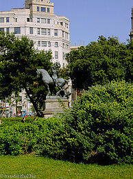 Grünflächen auf dem Plaça de Catalunya