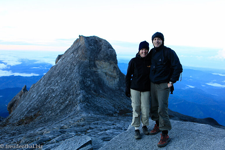 Annette und Lars vor dem Nachbargipfel des Low´s Peak