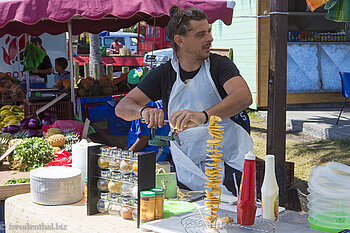 Kartoffelscheiben auf dem Markt von Saint-Pierre